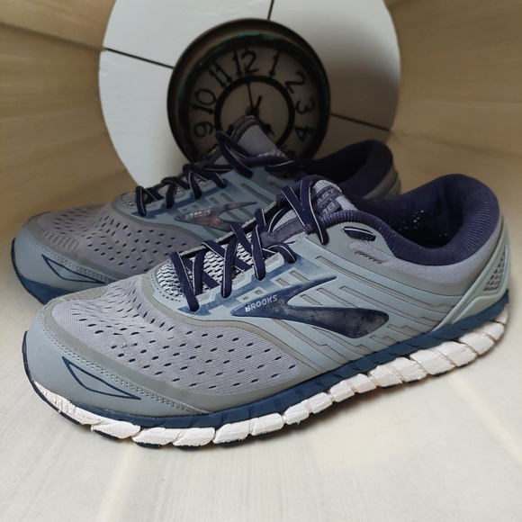 brooks beast size 12